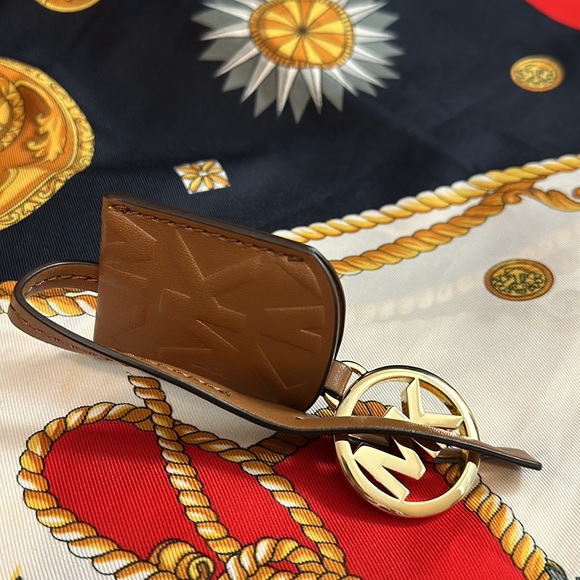 New Michael Kors Leather Fob - Picture 2 of 4